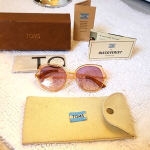 EUC Toms Lottie RETRO Sunglasses. Rose Gold. Comes With Cases